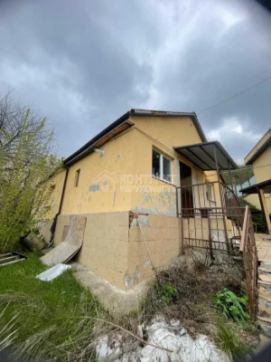 продається будинок