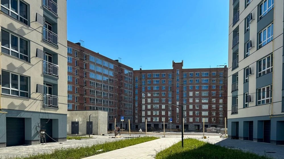 Продается 3-комнатная квартира 74 м² в ЖК «Оприши́вская Слобода»