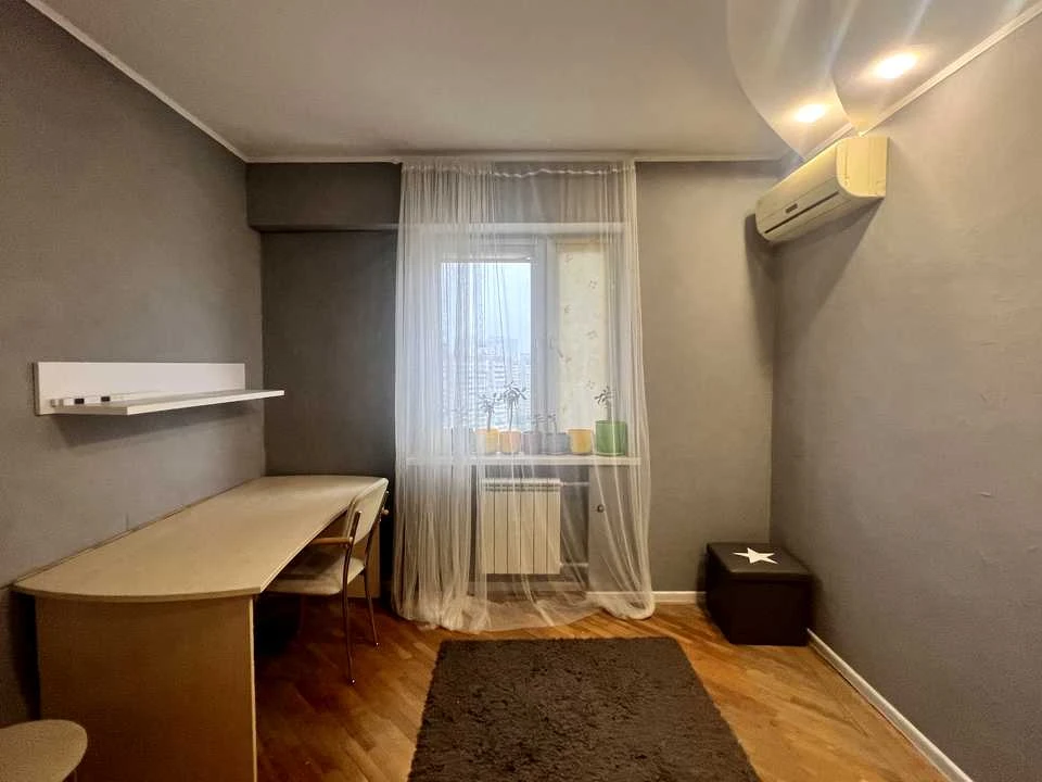 Apartment. Anna Akhmatova Street, Kyiv