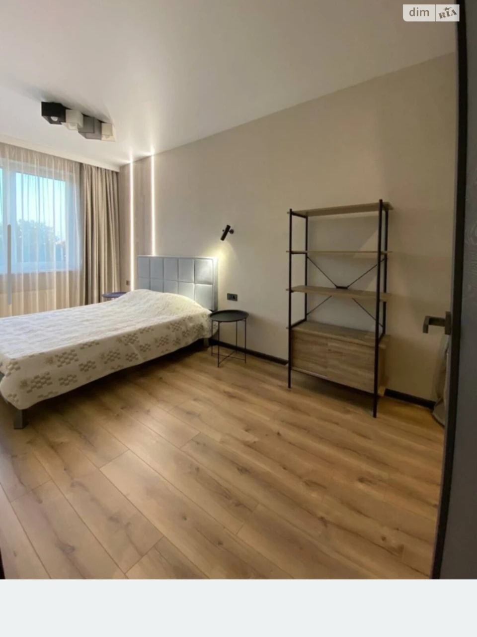 Long-Term Rental, One-Bedroom Apartment, Middle Fountain