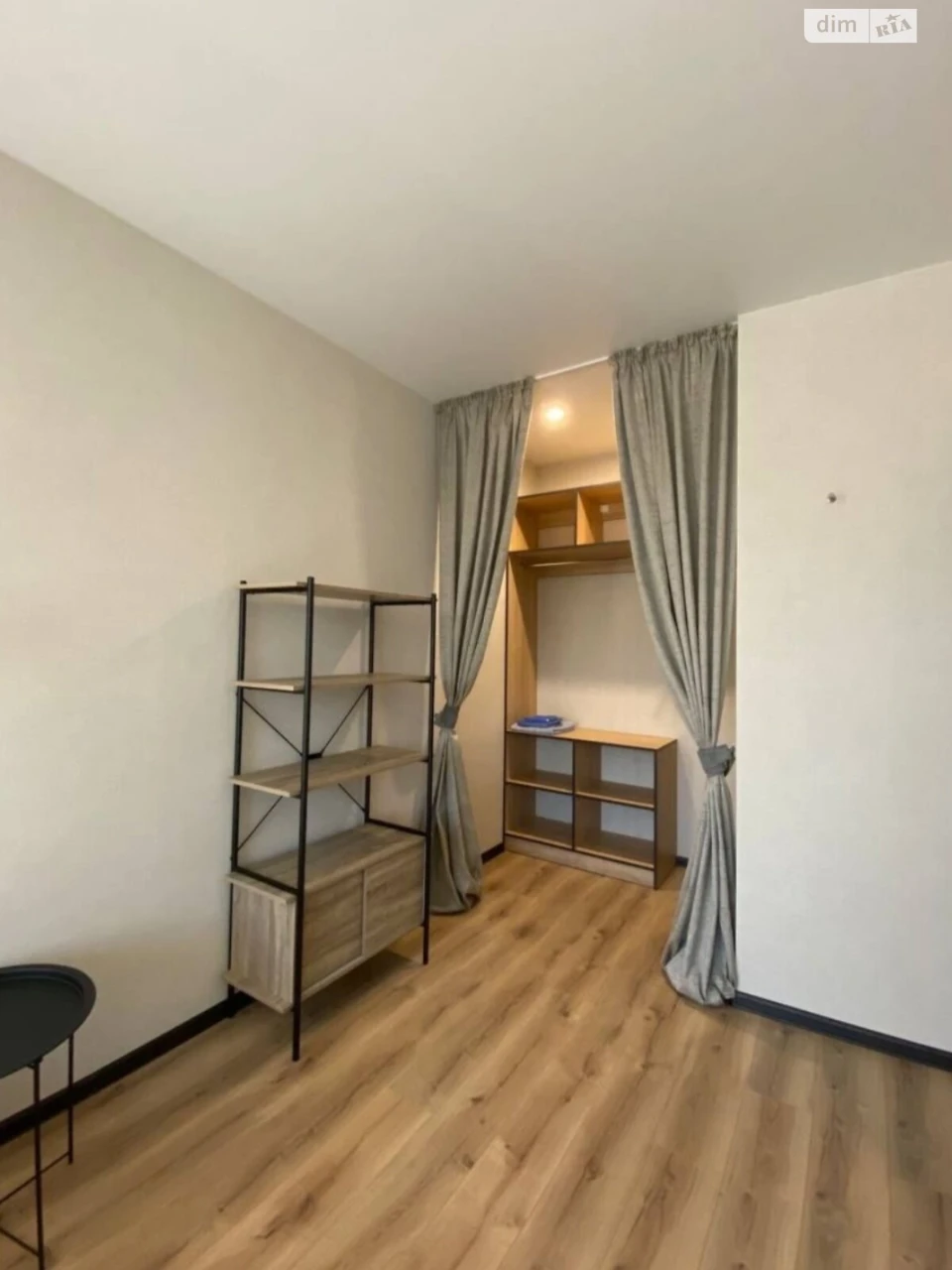 Long-Term Rental, One-Bedroom Apartment, Middle Fountain