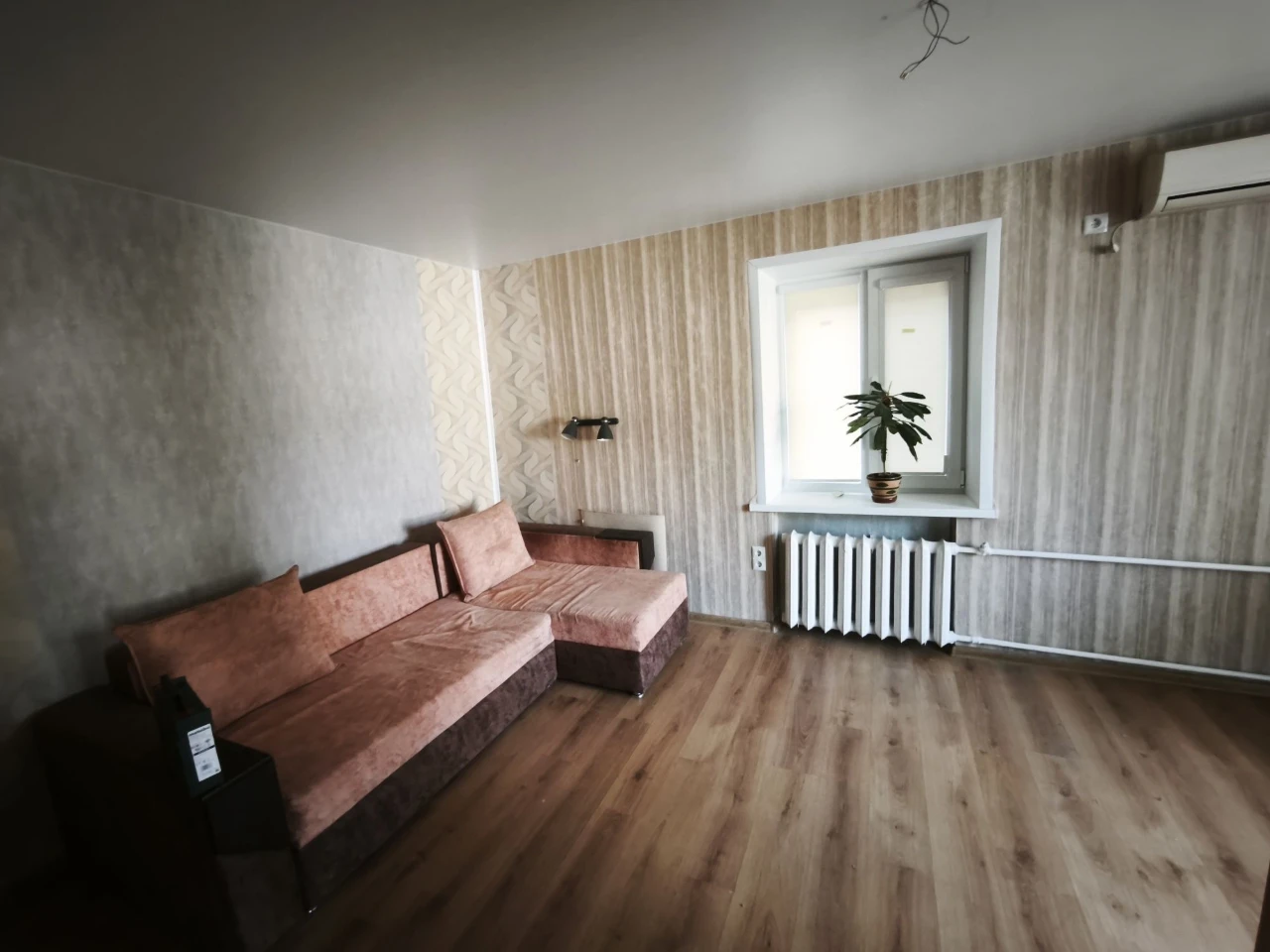 For sale, 1-room apartment in the city center. Ready for occupancy.