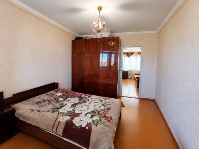 Great price! 3-room apartment for sale in Chernomorsk!