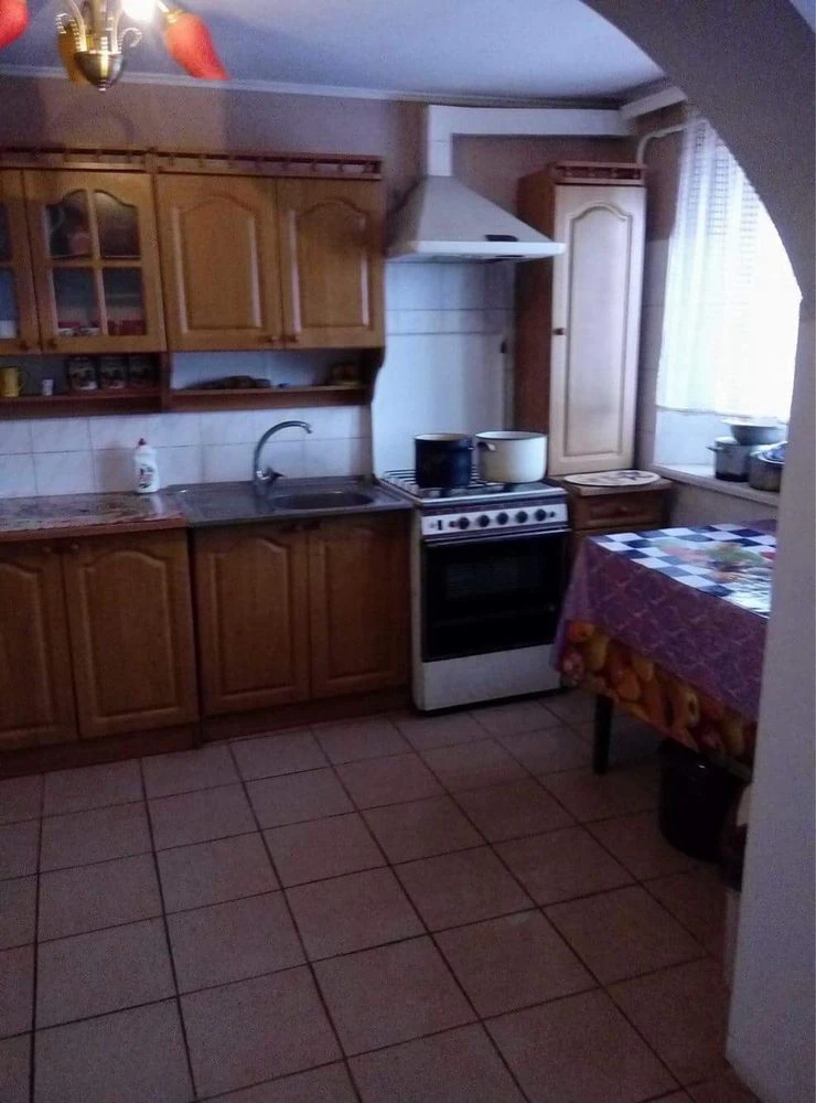 Продається будинок з меблями в місті Снятин, вул. Горіхова,2