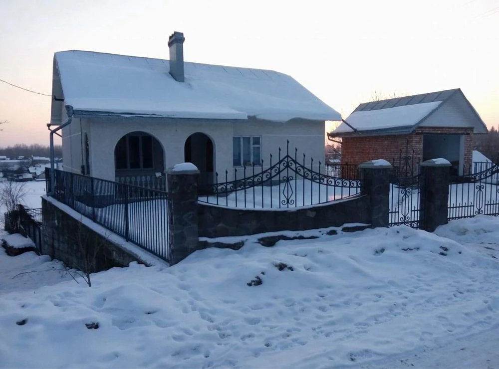 Продається будинок з меблями в місті Снятин, вул. Горіхова,2