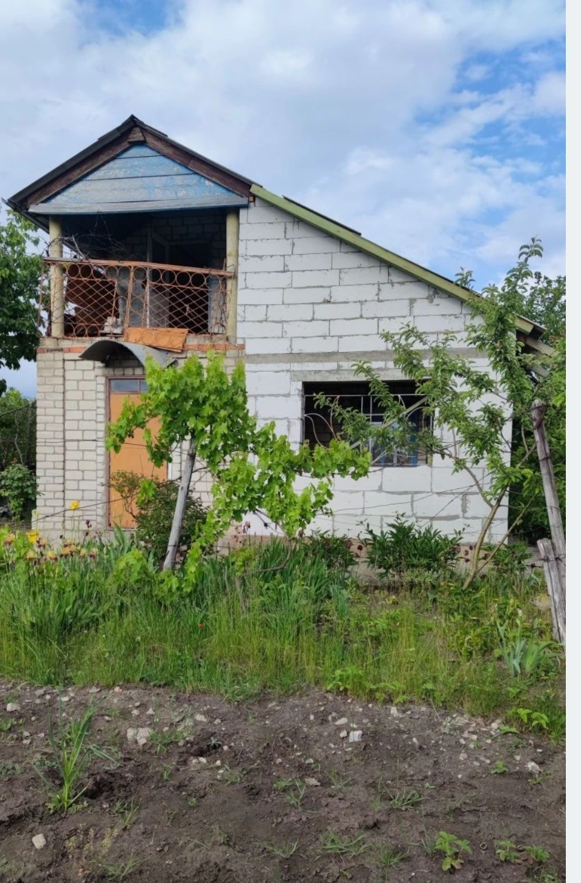 Продам дачний будинок