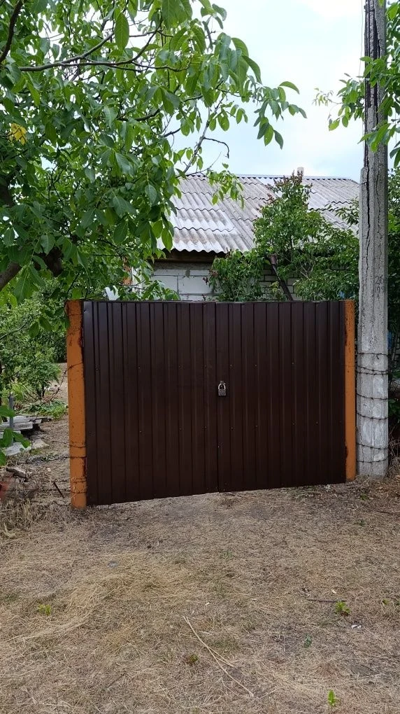 Продам дачний будинок
