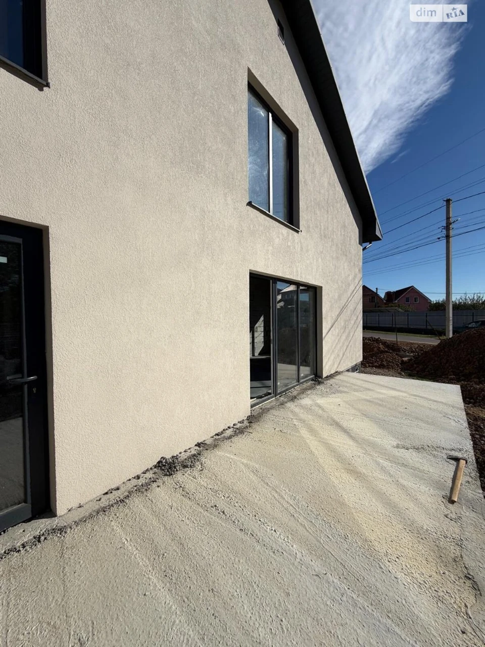 Sale of Duplex, Podlipniki