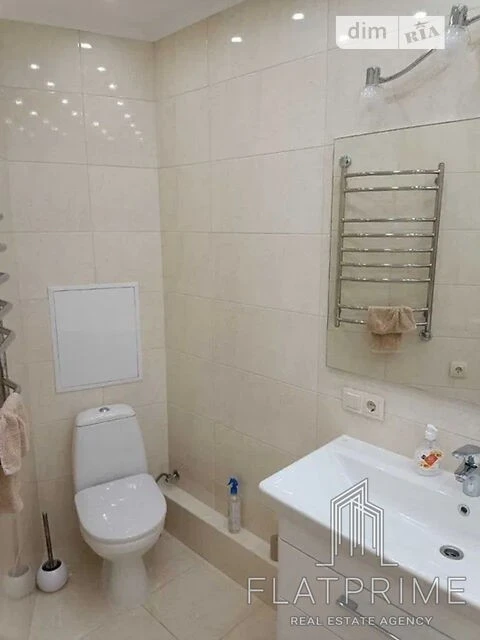 Sale of 3-room apartment 100.6 sq. m on Mykoly Bazhana Ave. 36 •