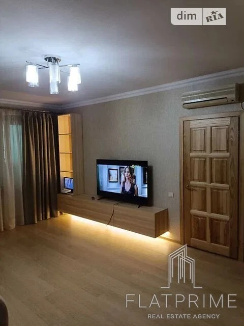 Sale of 3-room apartment 100.6 sq. m on Mykoly Bazhana Ave. 36 •