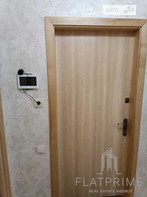 Sale of 3-room apartment 100.6 sq. m on Mykoly Bazhana Ave. 36 •