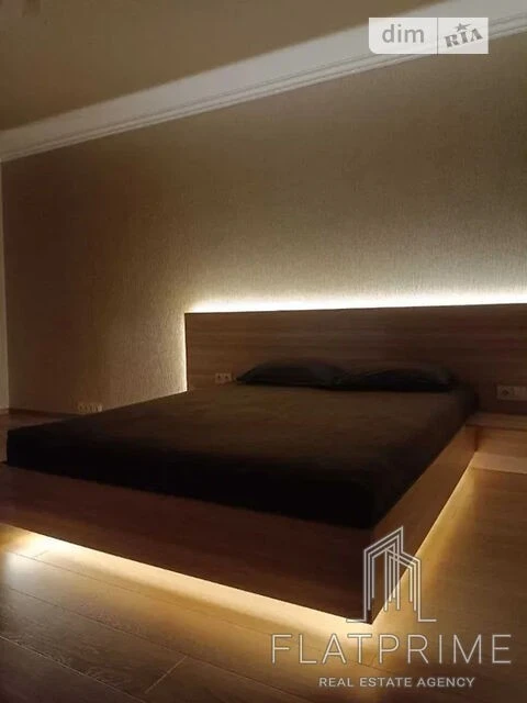 Sale of 3-room apartment 100.6 sq. m on Mykoly Bazhana Ave. 36 •