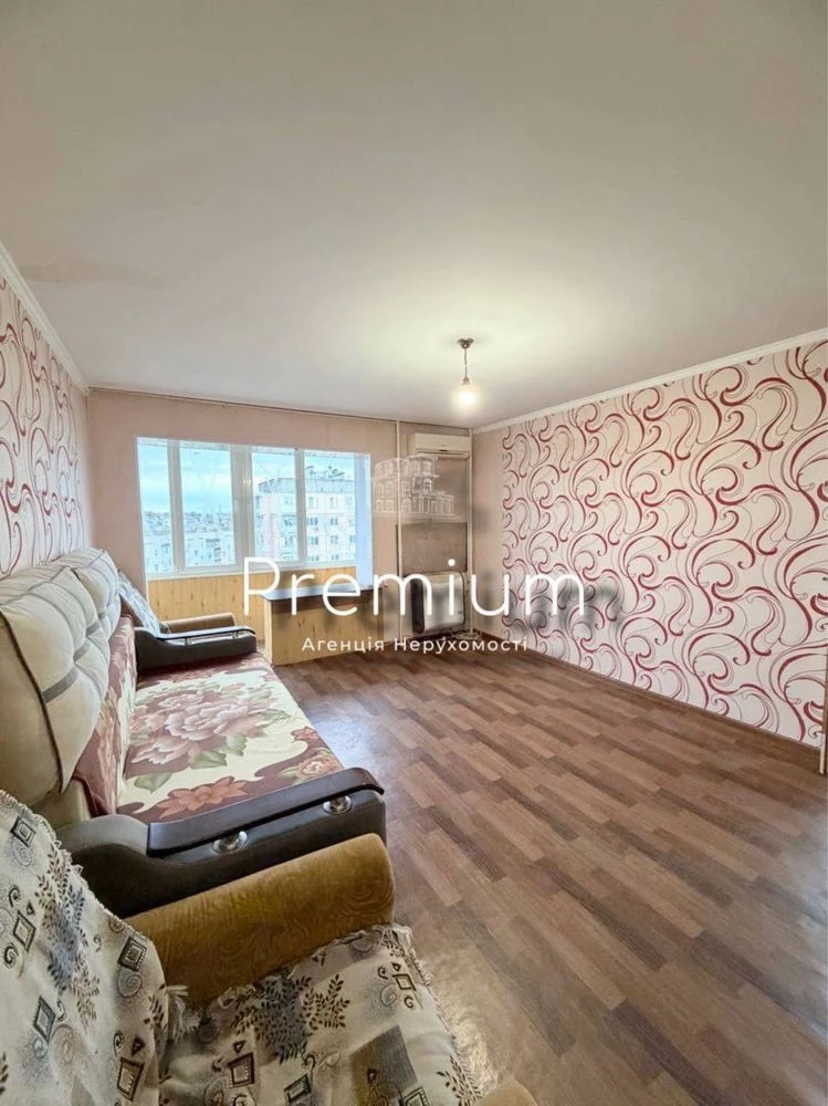 One-bedroom spacious apartment