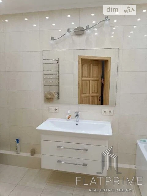 Sale of 3-room apartment 100.6 sq. m on Mykoly Bazhana Ave. 36 •