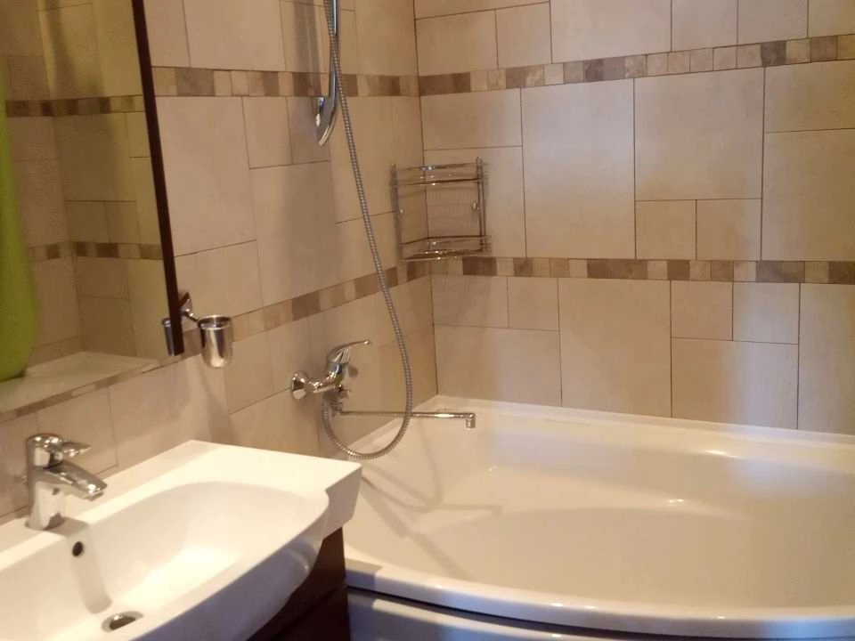 Apartment. Verkhovyny Rady Blvd.