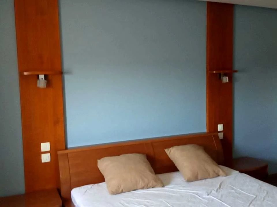 Apartment. Verkhovyny Rady Blvd.