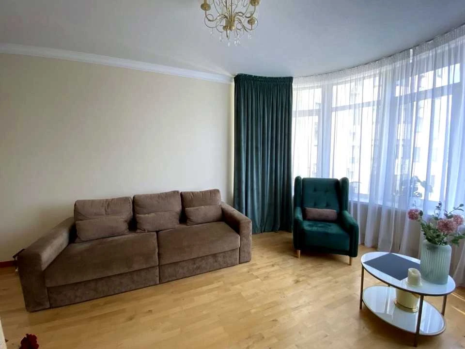 Apartment. Dimitrivska Street, Kyiv