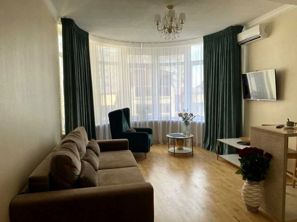 Apartment. Dimitrivska Street, Kyiv