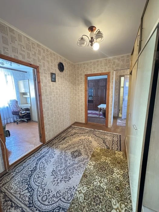 Продам трехкомнатную квартиру Славянка по ул Дмитрия Майбороды.