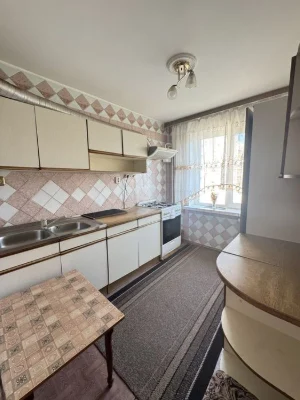 Продам трехкомнатную квартиру Славянка по ул Дмитрия Майбороды.
