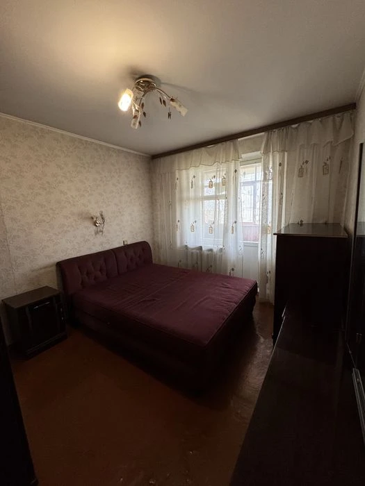 Продам трехкомнатную квартиру Славянка по ул Дмитрия Майбороды.