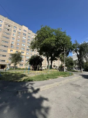 Продам трехкомнатную квартиру Славянка по ул Дмитрия Майбороды.