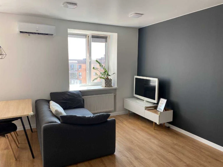 For Sale: 2-bedroom apartment in ЖК Сімейний. Autonomous gas heating.
