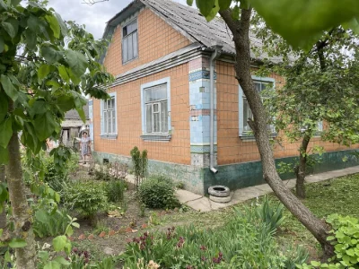 For Sale: Large Brick House 140 sq.m