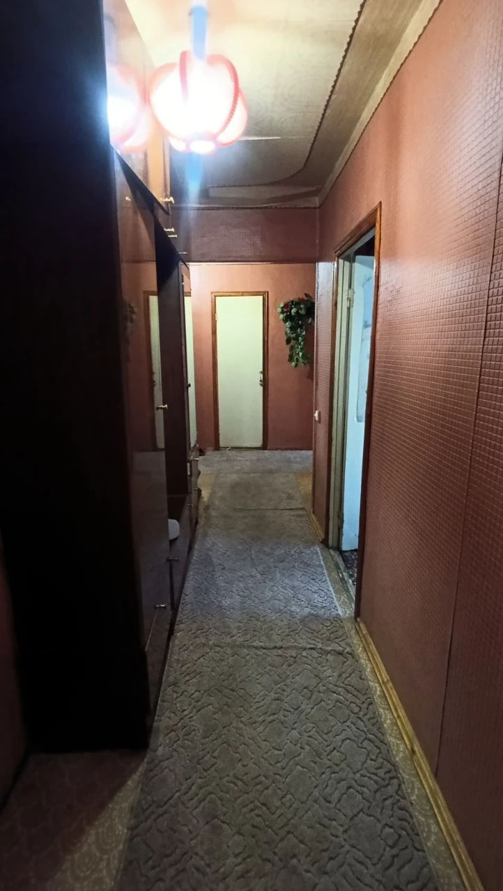 Sale of a 3-room apartment on the 5th floor of a 9-story building in the Southern district.