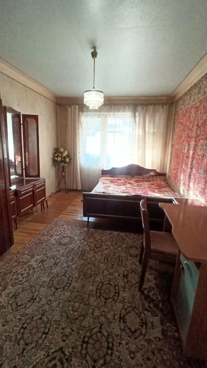 Sale of a 3-room apartment on the 5th floor of a 9-story building in the Southern district.