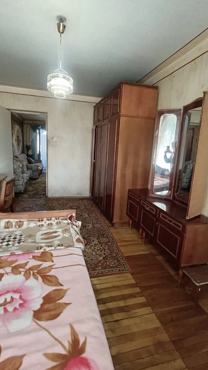 Sale of a 3-room apartment on the 5th floor of a 9-story building in the Southern district.