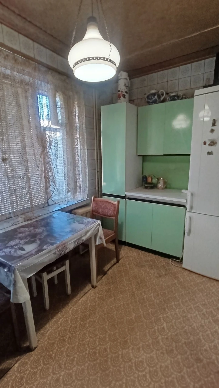 Sale of a 3-room apartment on the 5th floor of a 9-story building in the Southern district.