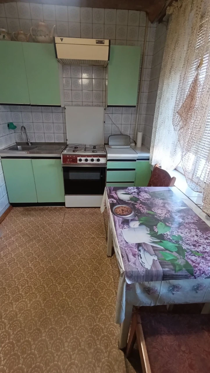 Sale of a 3-room apartment on the 5th floor of a 9-story building in the Southern district.