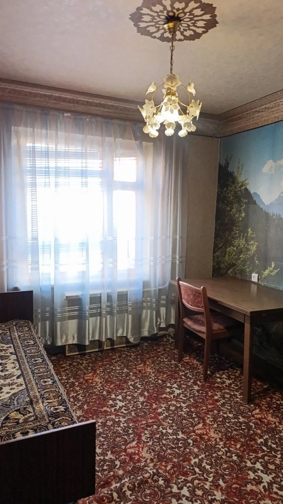 Sale of a 3-room apartment on the 5th floor of a 9-story building in the Southern district.