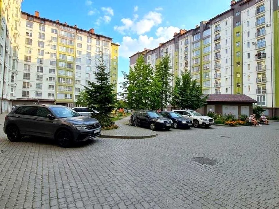 Квартира. Івано-Франківськ, вулиця Василя Стуса