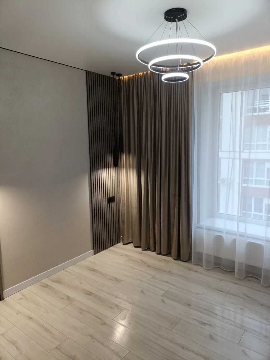 Orishivska Sloboda. 3 bedroom apartment renovated. Owner.