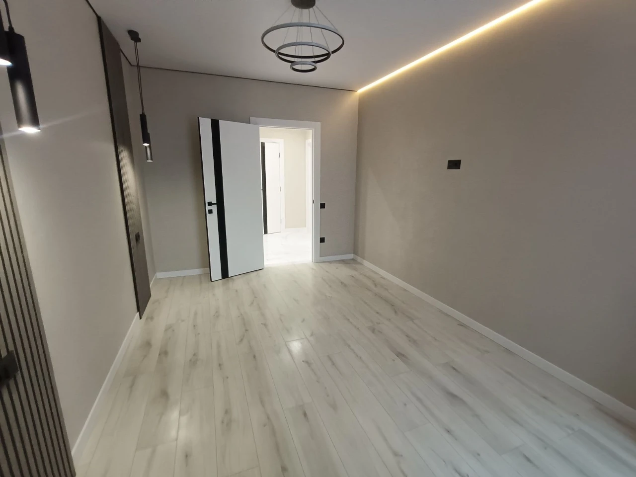 Orishivska Sloboda. 3 bedroom apartment renovated. Owner.