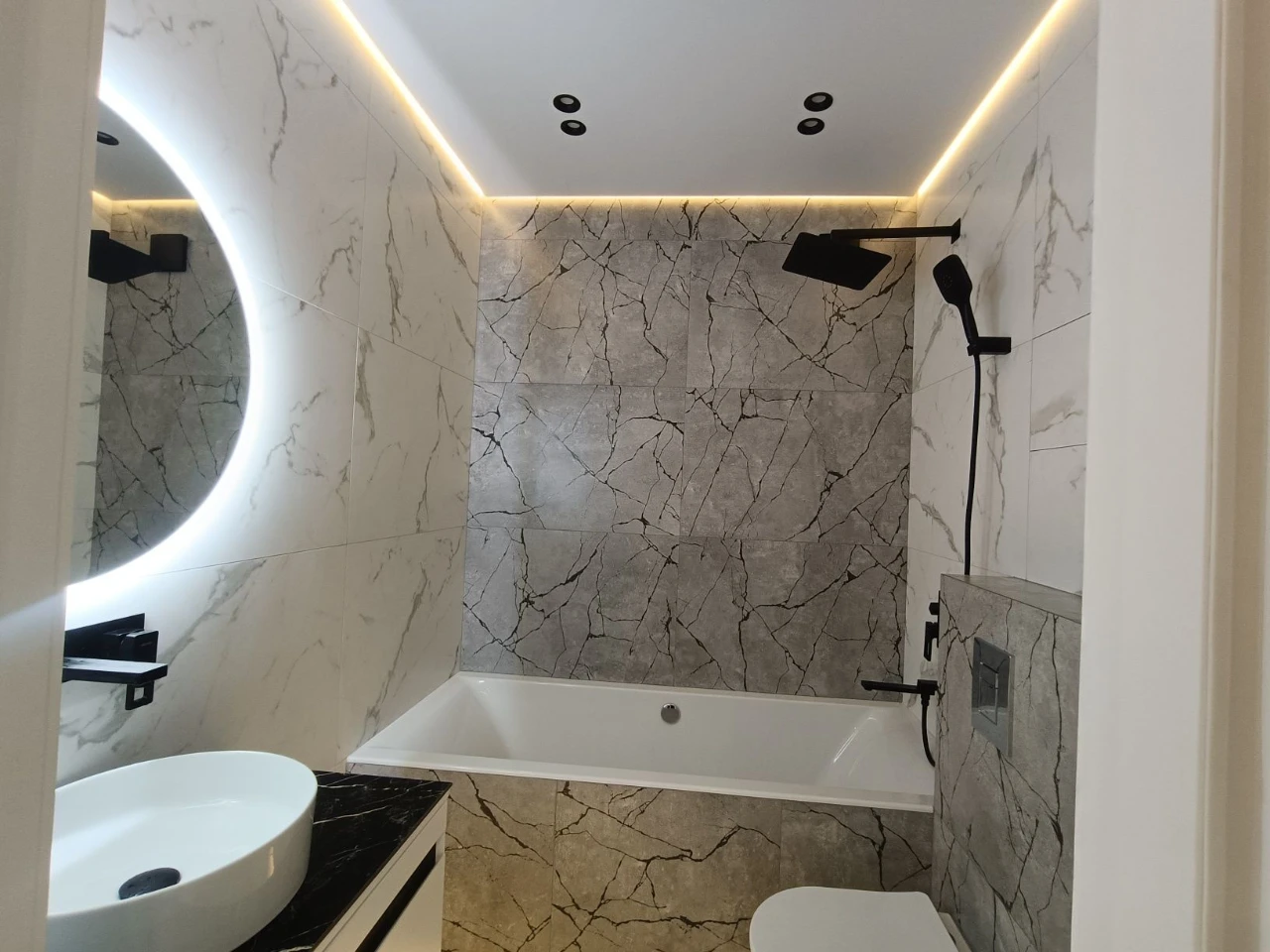 Orishivska Sloboda. 3 bedroom apartment renovated. Owner.