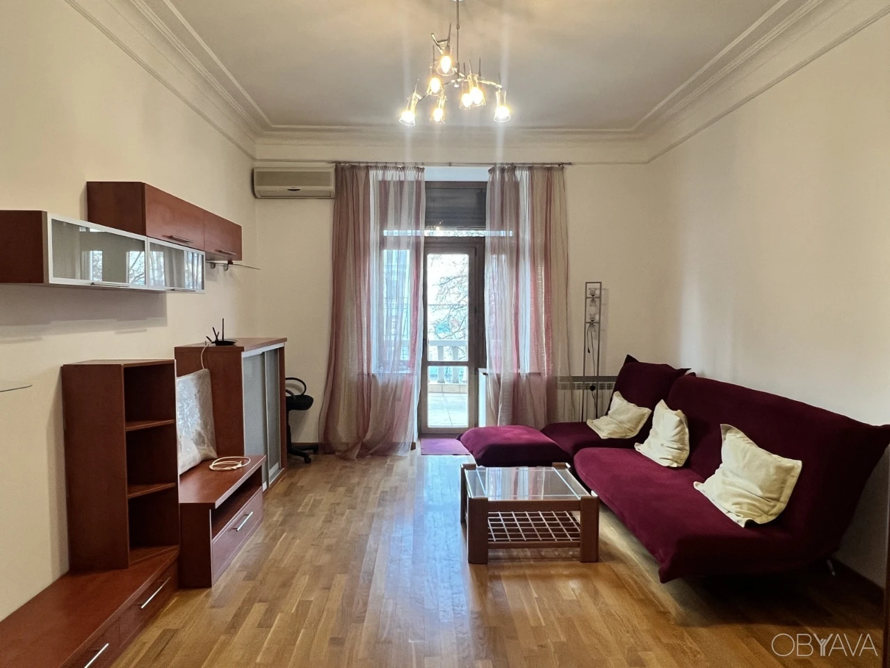 For Rent: Spacious 3-bedroom apartment with a terrace, renovated, in Khreshchatyk