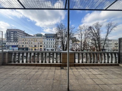 For Rent: Spacious 3-bedroom apartment with a terrace, renovated, in Khreshchatyk
