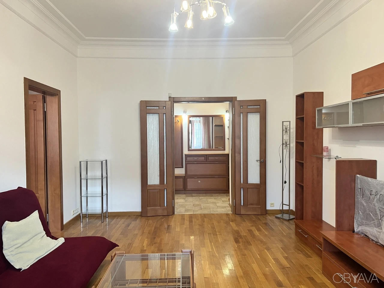 For Rent: Spacious 3-bedroom apartment with a terrace, renovated, in Khreshchatyk