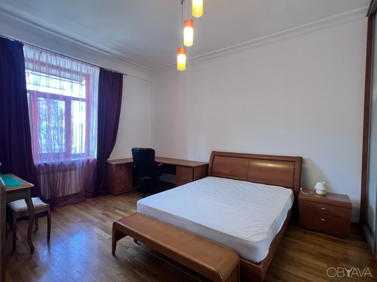 For Rent: Spacious 3-bedroom apartment with a terrace, renovated, in Khreshchatyk