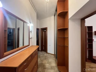 For Rent: Spacious 3-bedroom apartment with a terrace, renovated, in Khreshchatyk
