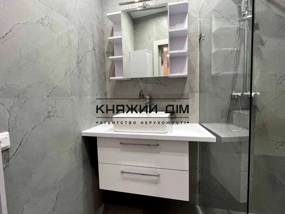 Квартира. Київ, Дніпровська набережна вул.