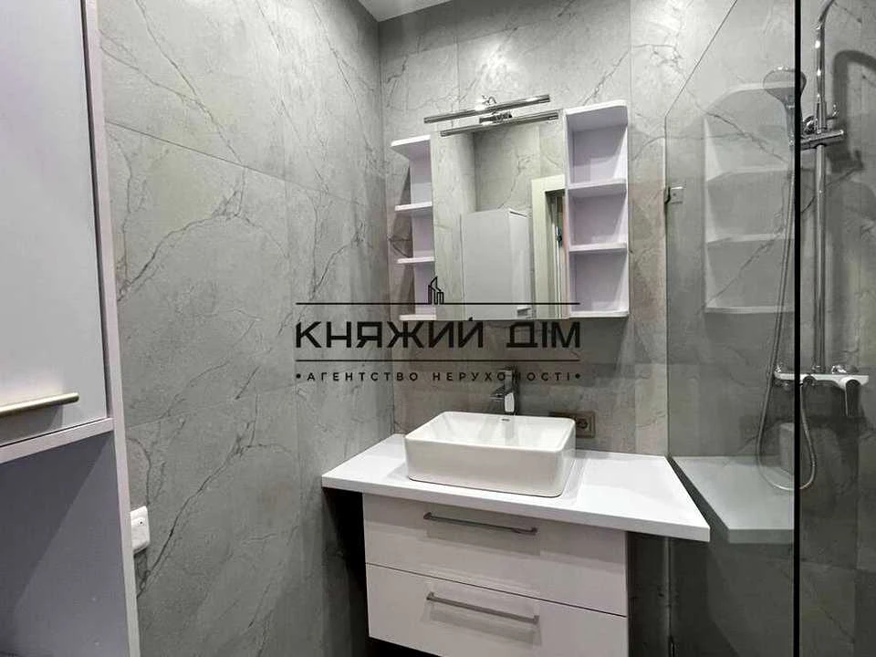 Квартира. Київ, Дніпровська набережна вул.