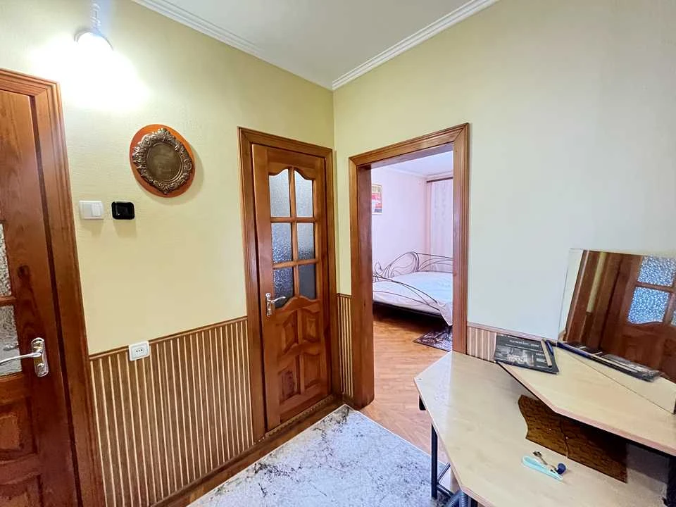 Apartment. Mykhola Bazhana Prospekt, Kyiv