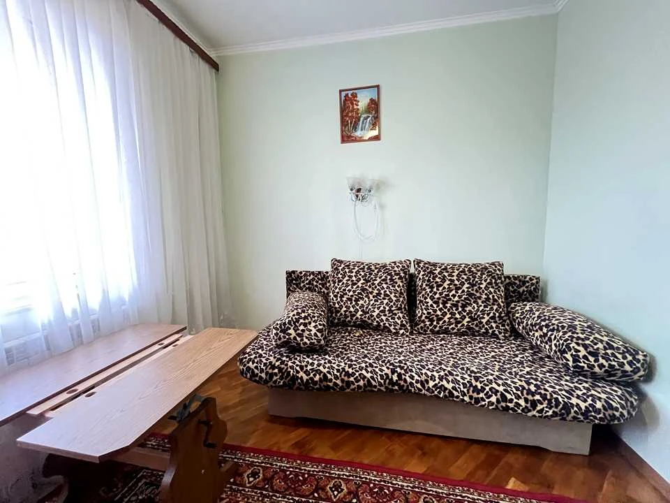 Apartment. Mykhola Bazhana Prospekt, Kyiv