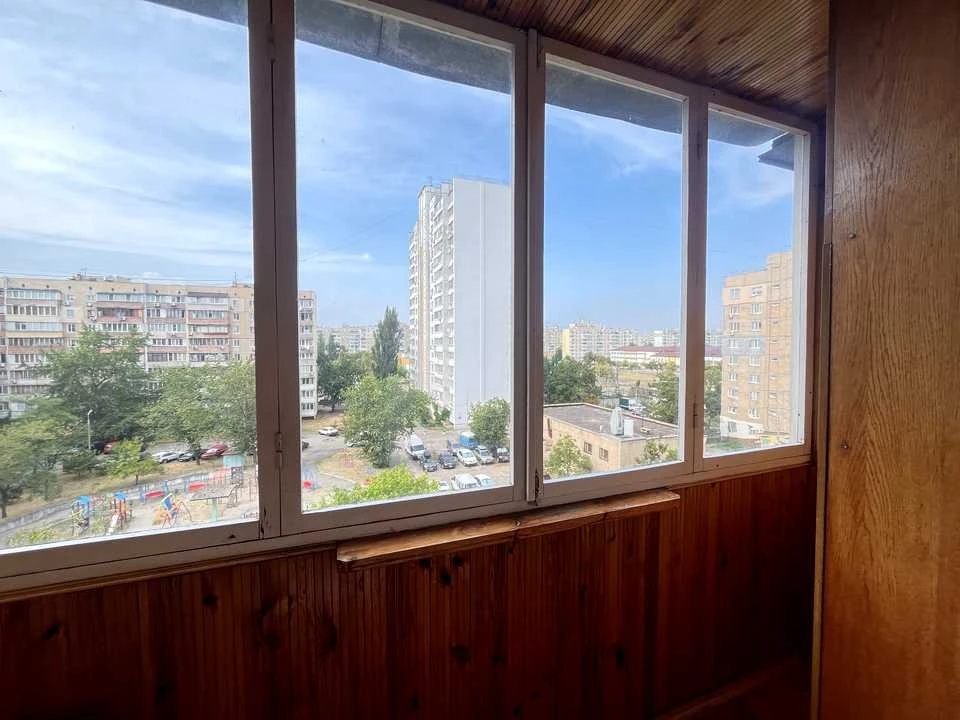 Apartment. Mykhola Bazhana Prospekt, Kyiv