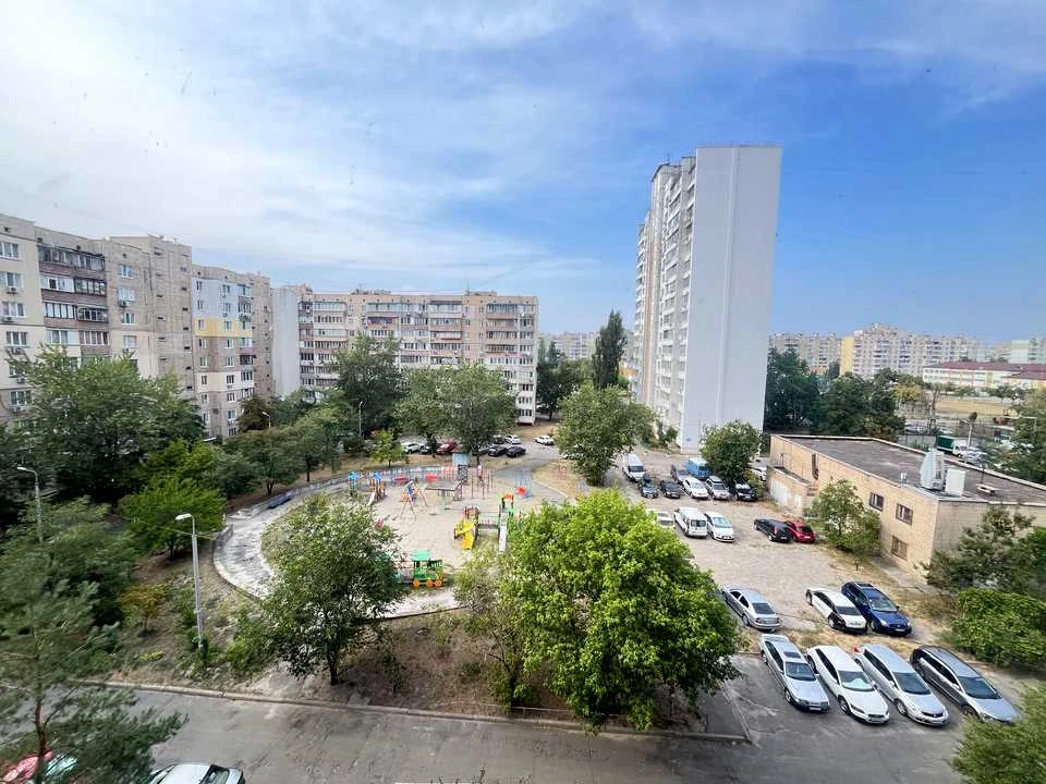 Apartment. Mykhola Bazhana Prospekt, Kyiv