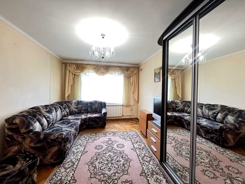 Apartment. Mykhola Bazhana Prospekt, Kyiv